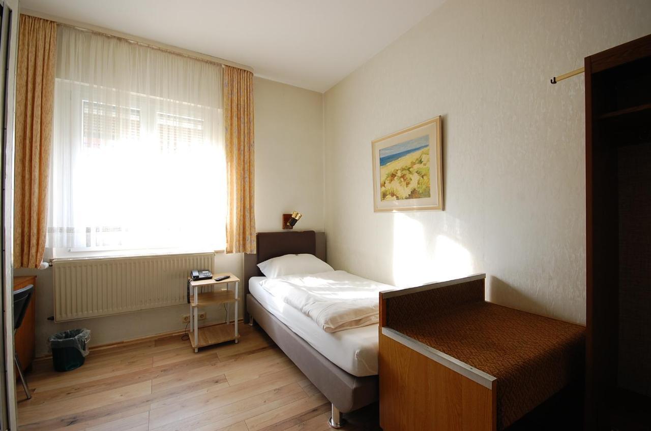 Hotel Haus Isenburg Neu-Isenburg Zewnętrze zdjęcie