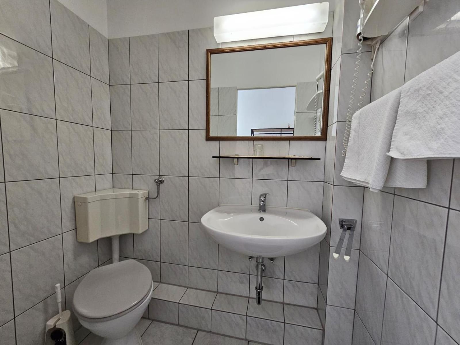 Hotel Haus Isenburg Neu-Isenburg Zewnętrze zdjęcie