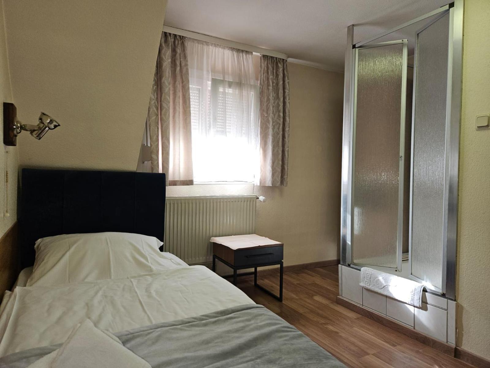 Hotel Haus Isenburg Neu-Isenburg Zewnętrze zdjęcie