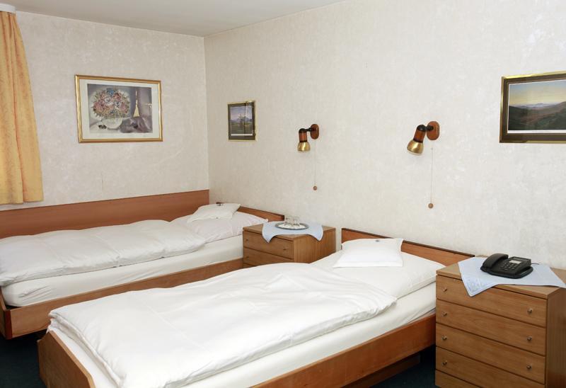Hotel Haus Isenburg Neu-Isenburg Zewnętrze zdjęcie